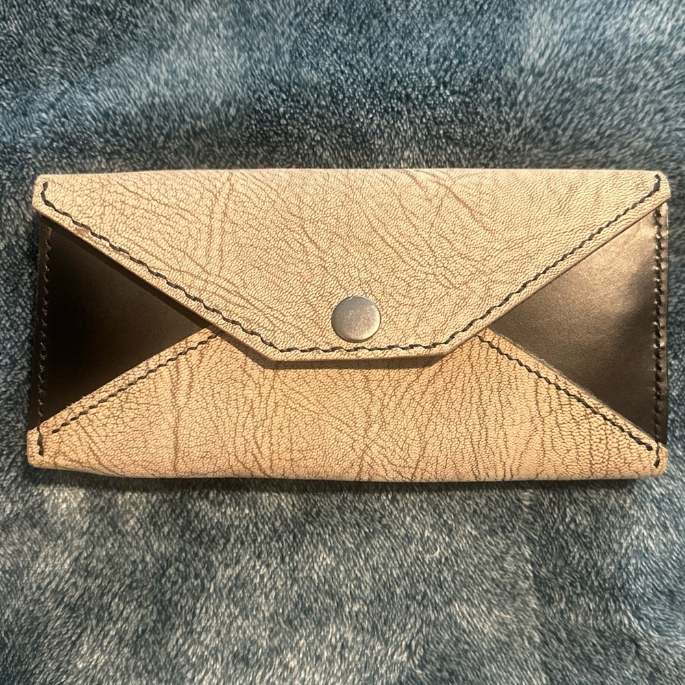 Women’s Leather Wallet Tan & Black